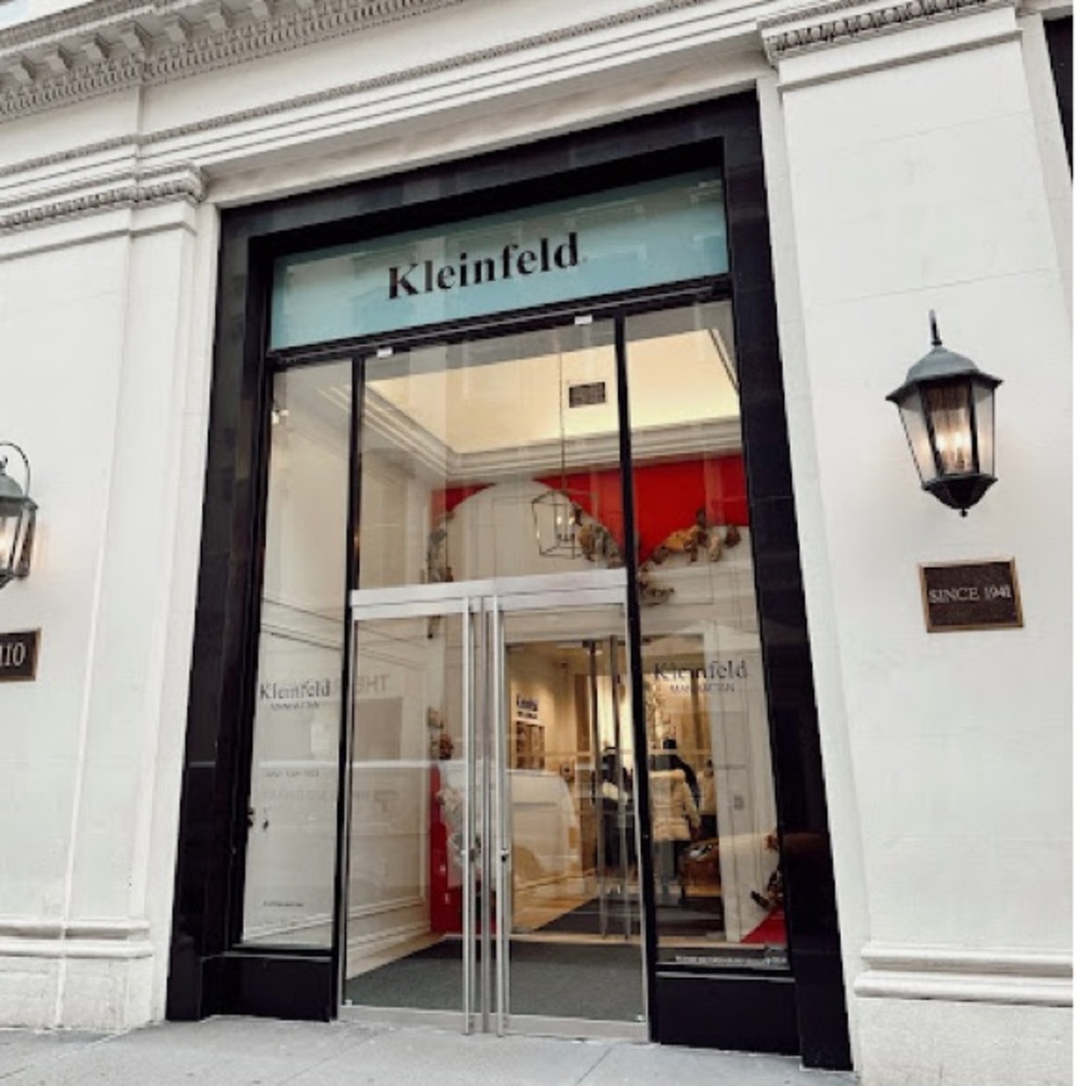 Kleinfeld Gold Tone Pavé Crystal Hoop Earrings Wedding Bridal
Christmas Gift 🤍 - Picture 15 of 16